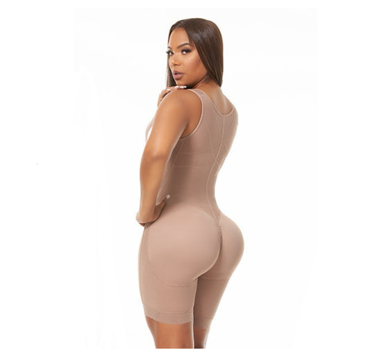 BBL Liposuction Hourglass style with small waist and big hips Post Surgery & Daily Use 2030