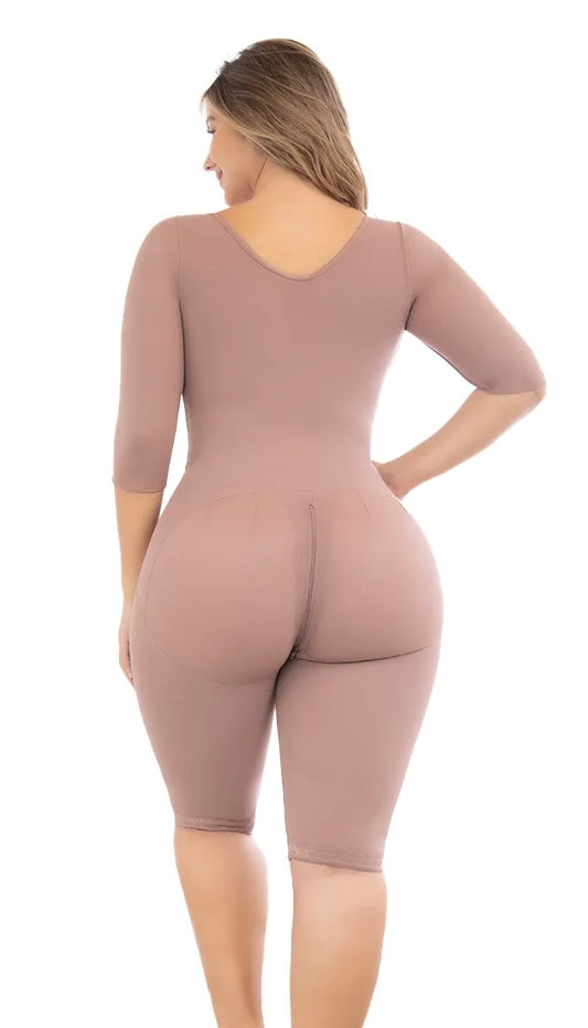 Liposucción BBL Abdominoplastia estilo reloj de arena Caderas anchas Cremallera perineal Postoperatoria y Uso Diario 009347