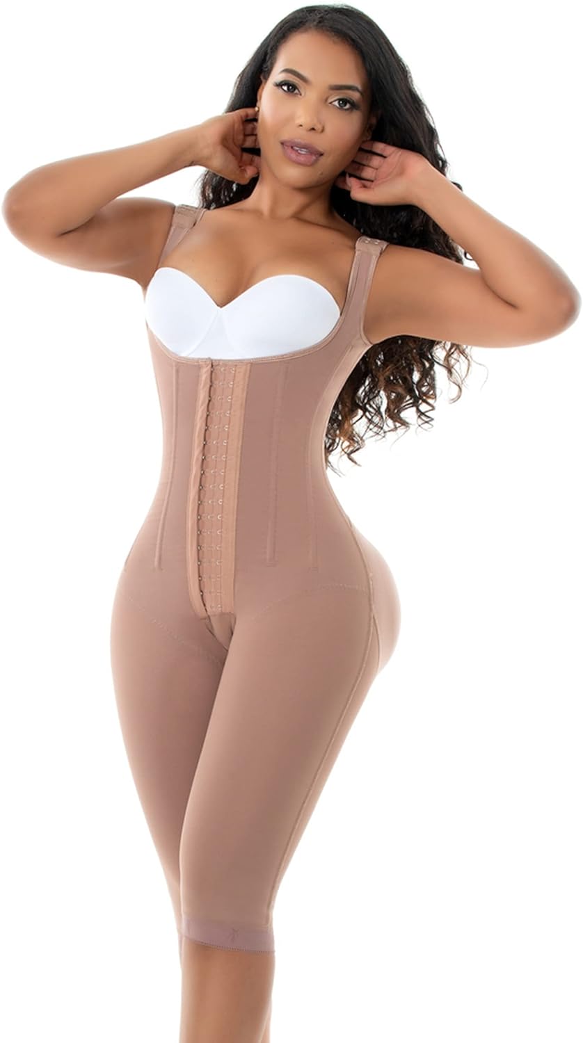 Liposucción BBL Reloj de Arena con Cintura Pequeña y Caderas Grandes con 7 Varillas 3031 