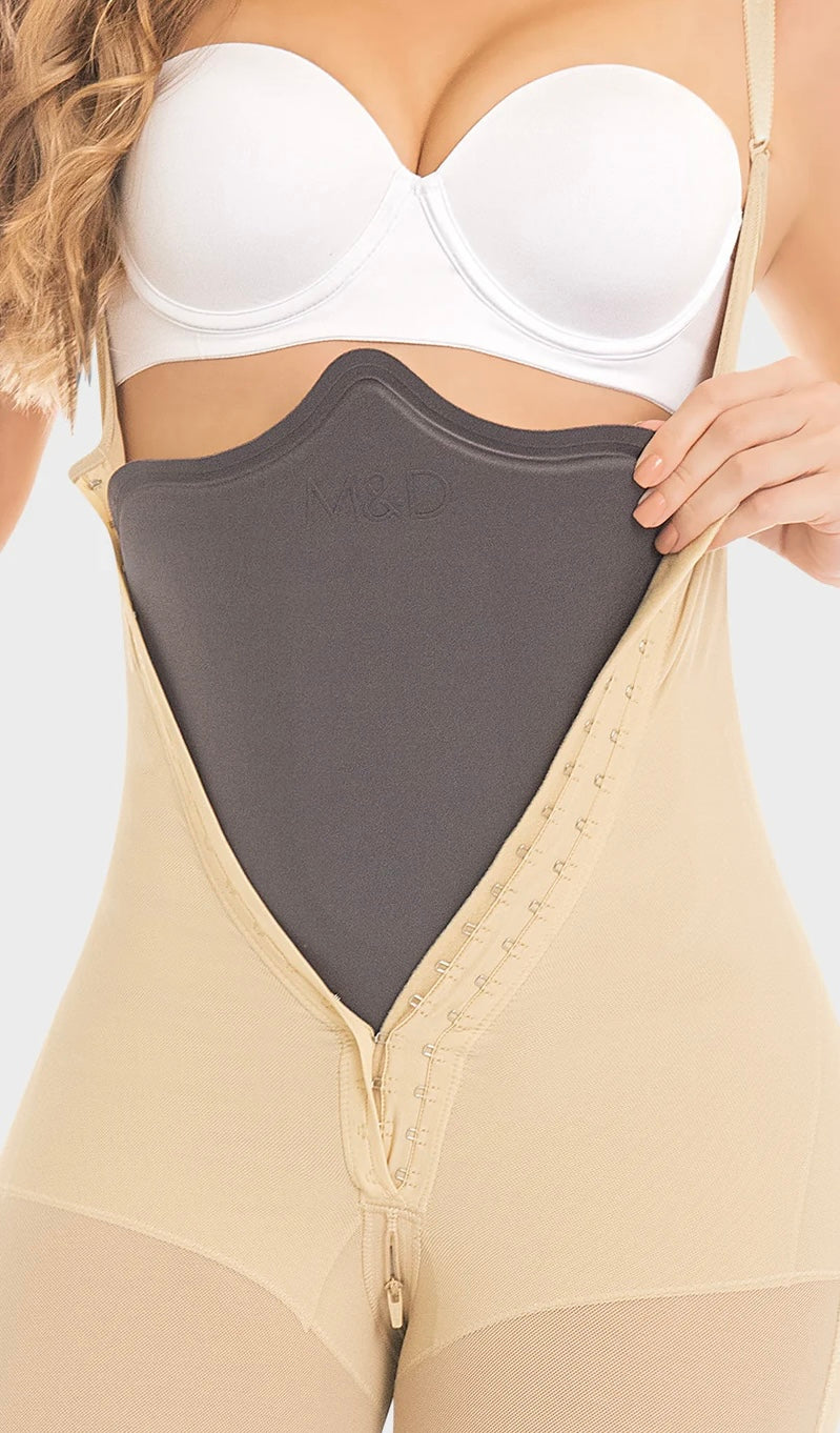 Tabla abdominal después de la liposucción / abdominoplastia 0105