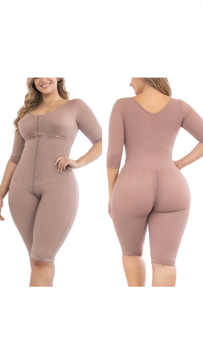 Liposucción BBL Abdominoplastia estilo reloj de arena Caderas anchas Cremallera perineal Postoperatoria y Uso Diario 009347