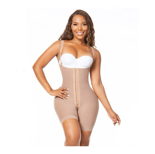 BBL Liposuction Hourglass style with small waist and big hips Post Surgery & Daily Use 2030