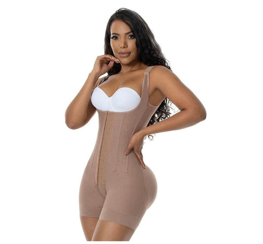 BBL Liposuction Hourglass style with small waist and big hips Post Surgery & Daily Use 2029