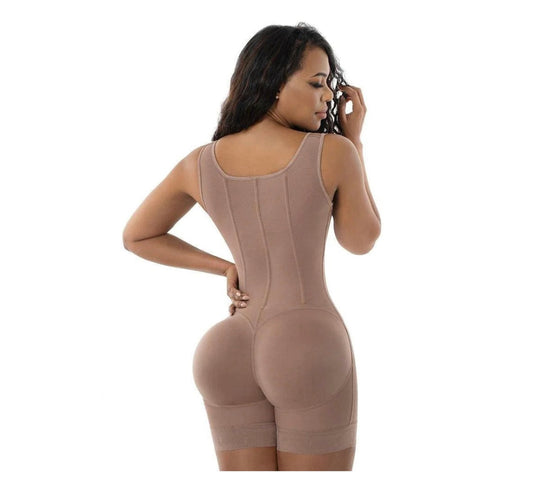 BBL Liposuction Hourglass style with small waist and big hips Post Surgery & Daily Use 2029