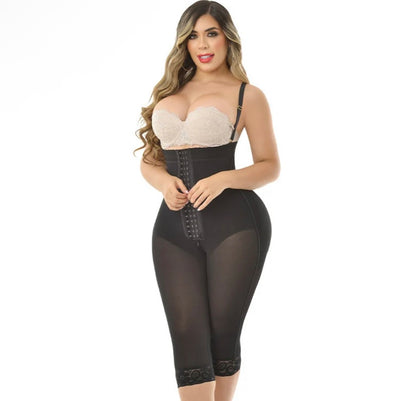 Figura de reloj de arena BBL con cintura pequeña y dos tallas más grandes en las caderas. 9590