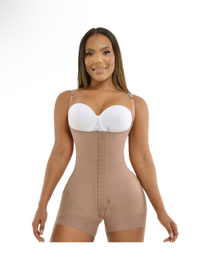 Liposucción BBL estilo reloj de arena con cintura pequeña y caderas grandes Postoperatorio y uso diario 1027